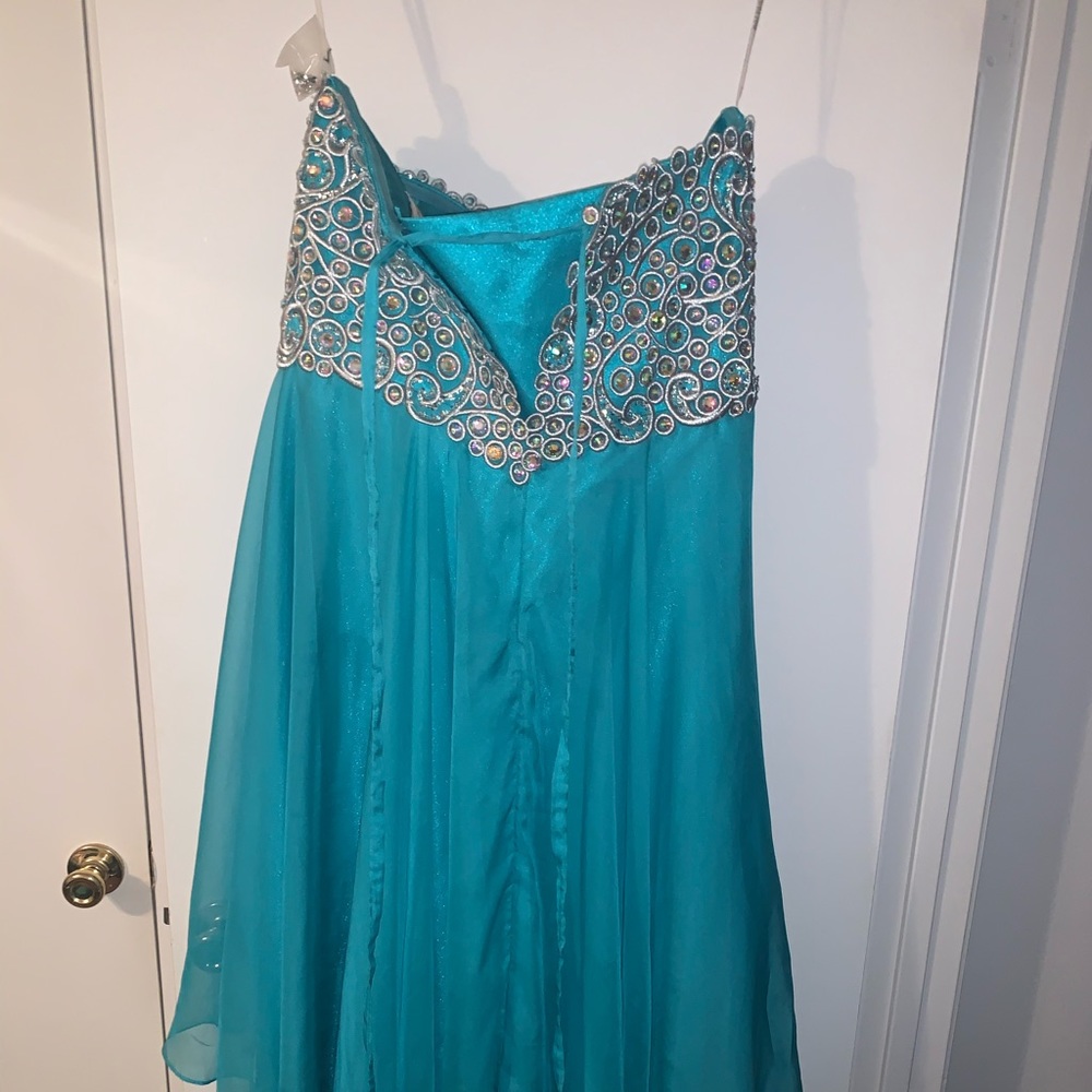 Prom Dress - Picture 2 of 3